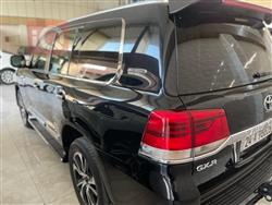 تۆیۆتا لاند کروزەر